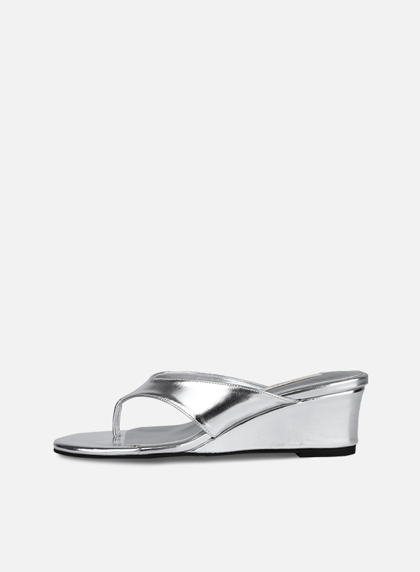 Round Wedge Flip Flops